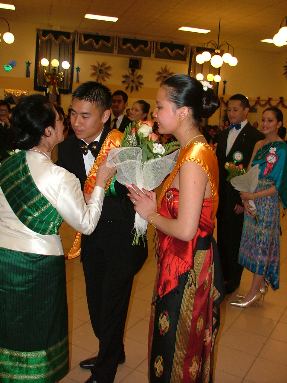 soirée pimay lao 2007associa.femmes lao en france 319.jpg